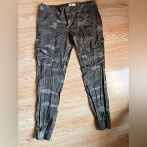 Jolt Women Gray Camouflage Cargo Pants